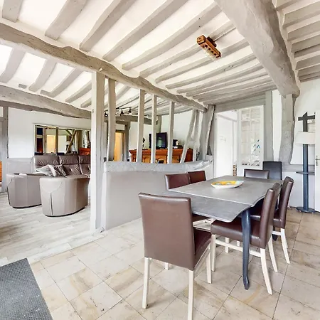 3 Bedroom In *